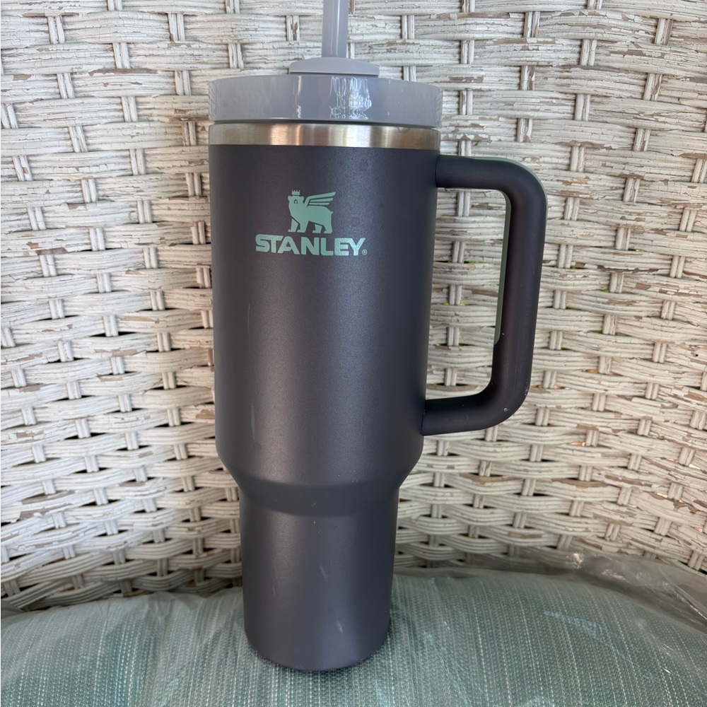 STANLEY 40 oz Quencher H2.0 FlowState Stainless Steel Gray color